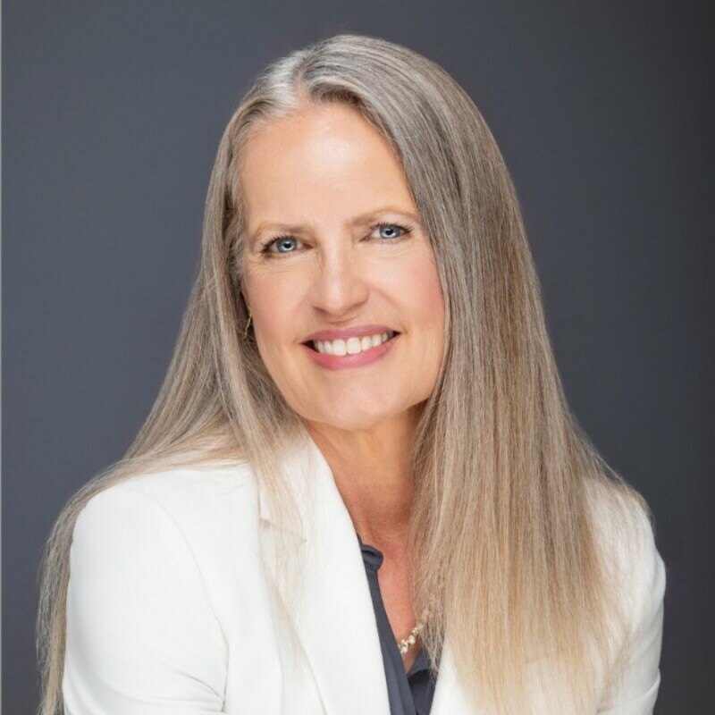 Laurie Pieper headshot